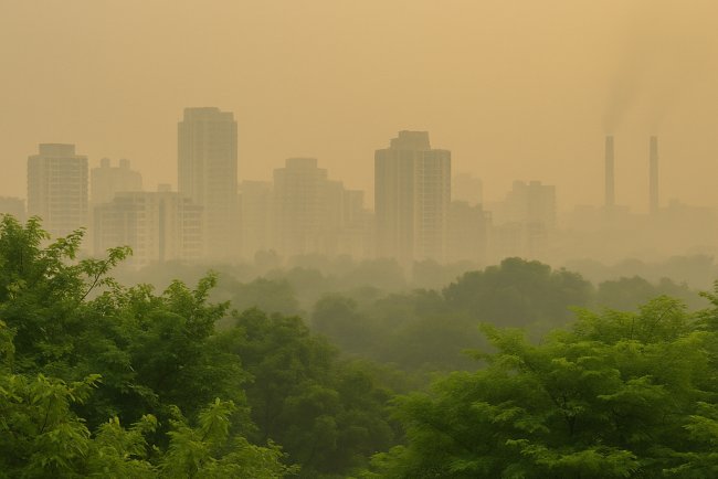 Slight Improvement in Pollution, but Air Quality Still Poor