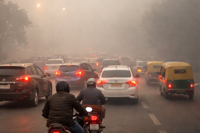 Rising Pollution Pushes Delhi’s Air Quality Toward Severe Levels