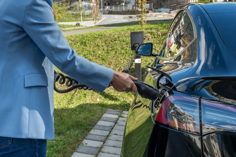 Northern Europe Leads in Electric Car Adoption, EU Data Shows