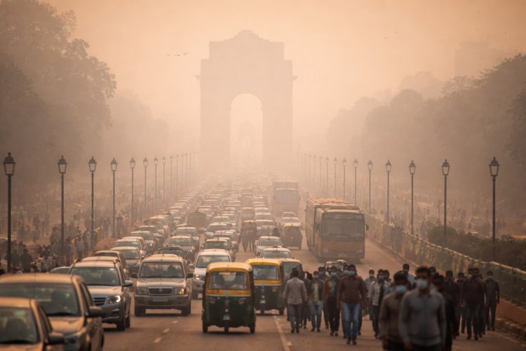 Delhi-NCR Air Quality Improves Slightly, Still ‘Very Poor’
