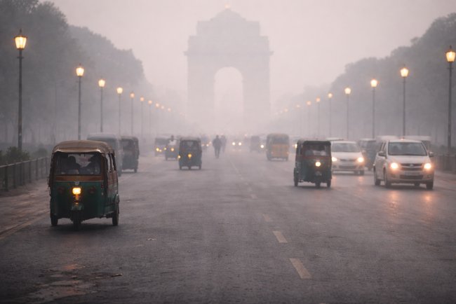 Cold Wave Tightens Grip on Delhi, Yellow Alert Issued