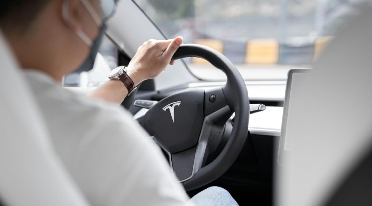New Electric Car Licences in Ireland Rise by Over a Third in 2025