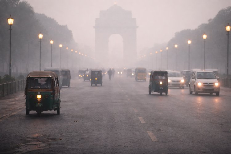 Cold Wave Tightens Grip on Delhi, Yellow Alert Issued