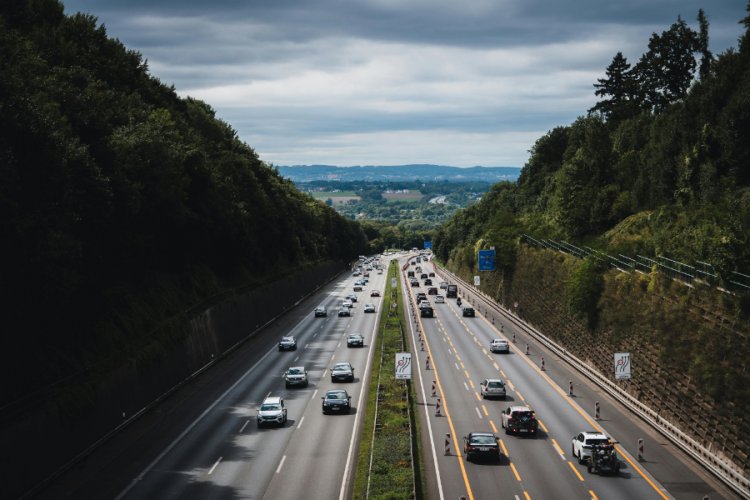 Nearly Two-Fifths of German Consumers Consider EVs for Next Car: Study