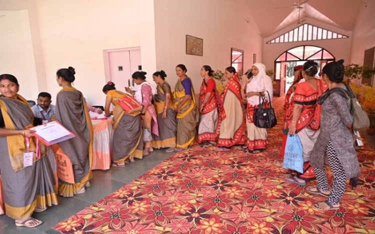 Ambuja Foundation, UK & Indian Surgeons Train Rural Health Workers In Gujarat