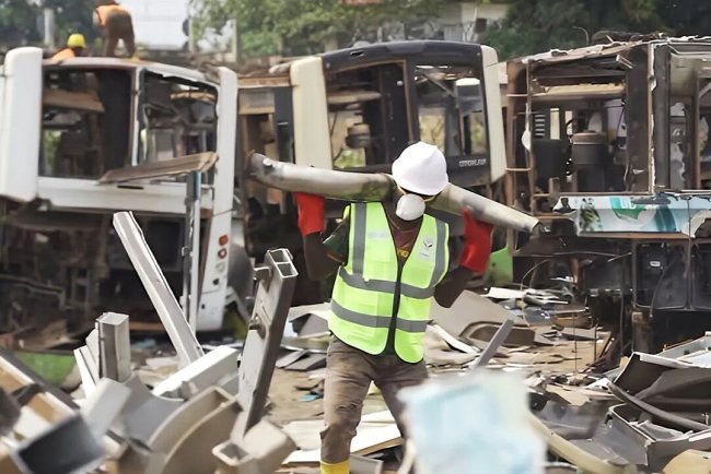Cameroon Recycling Sector Formalisation Boosts Jobs And Worker Safety