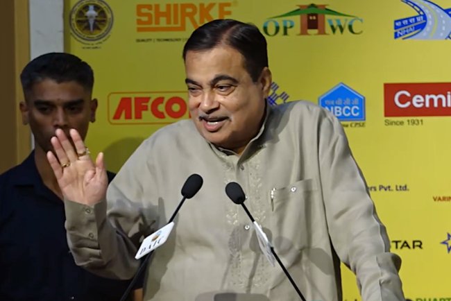 Gadkari Urges India's Construction Sector to Adopt Alternative Fuels and Cut Costs
