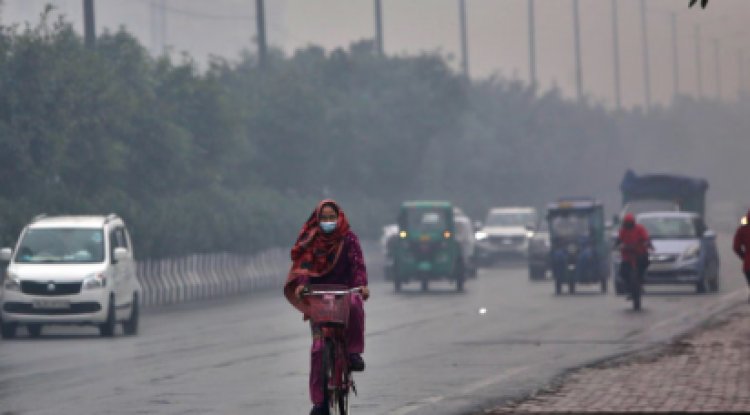 IMD Issues Red Alert as Rain Cools NCR, More Showers Ahead