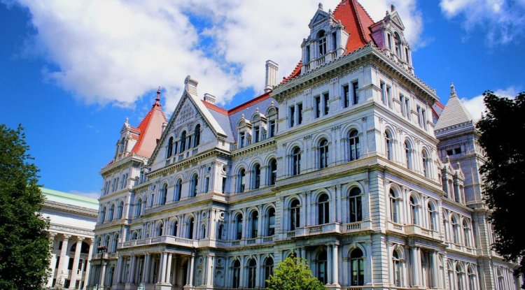 New York Climate Law Changes Face Criticism Over Energy Costs And Emissions Delays