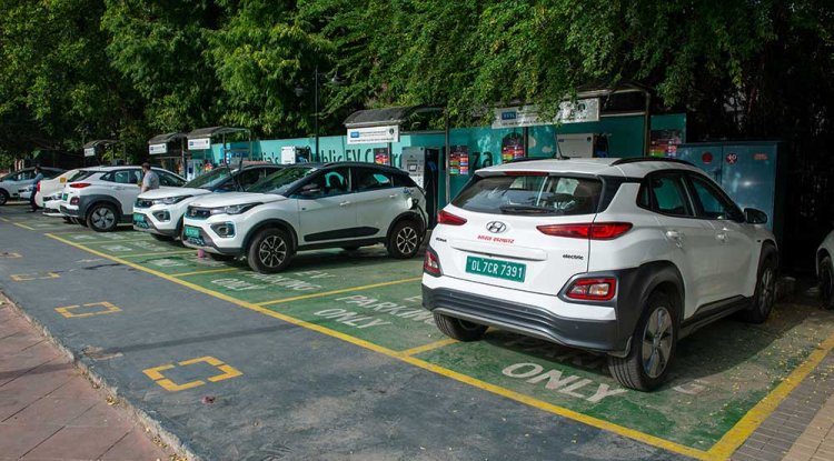Delhi Unveils New EV Policy to Tackle Air Pollution