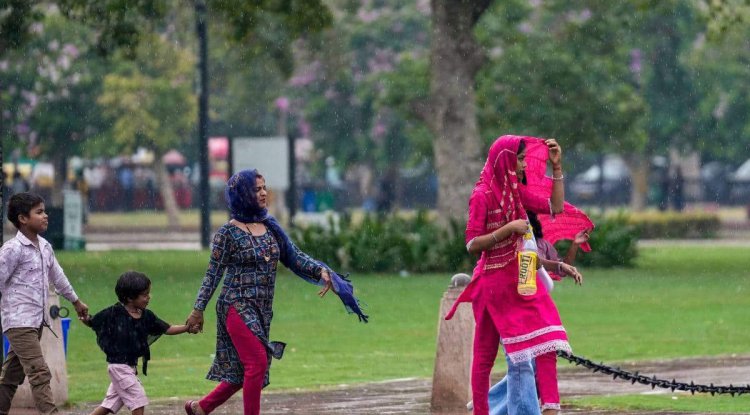 Delhi to Remain Hot and Humid, Light Rain Likely This Week: IMD