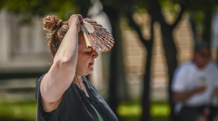 Greece Records Hottest Day of 2026 as Temperatures Reach 43°C, Wildfire Risk Rises